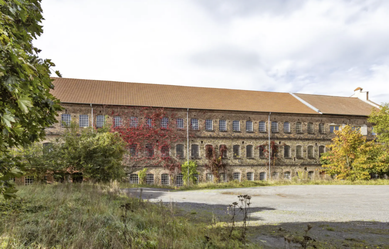 Ein Riesiges Fabrikgebäude mit vielen Möglichkeiten